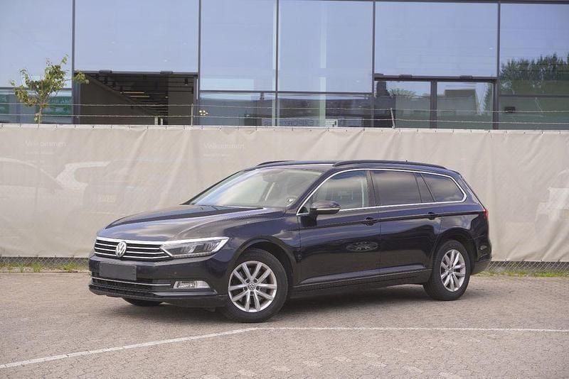Schwarz Gebraucht 2017 VW Passat Kombi | 10.000 € (Superpreis) - Bild 1/4