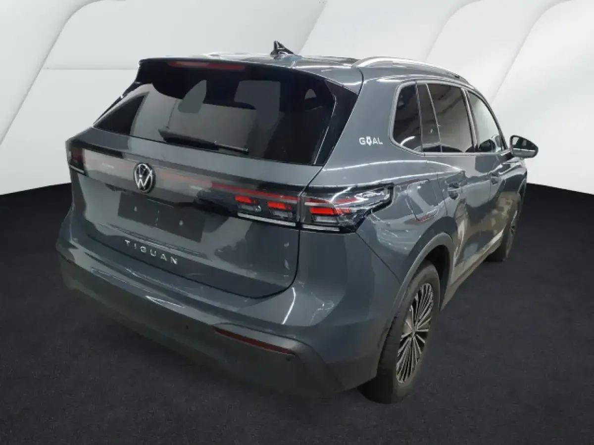Gebraucht VW Tiguan Goal 150 PS (110 kW) 2025 Grau SUV