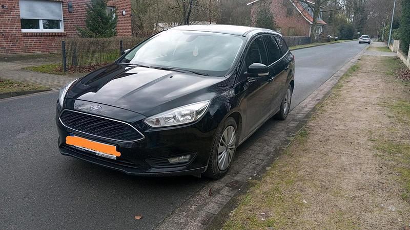 Schwarz Gebraucht 2017 Ford Focus Kombi | 6.900 € (Fairer Preis) - Bild 1/4