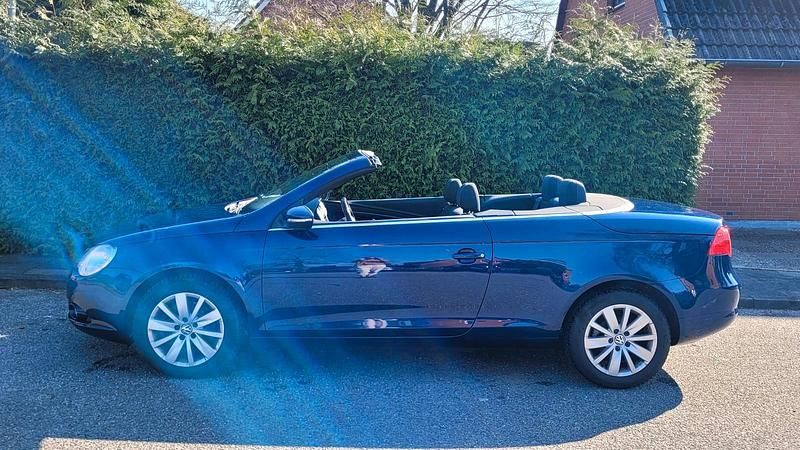 Gebraucht VW Eos 140 PS (102 kW) 2010 Blau Cabrio