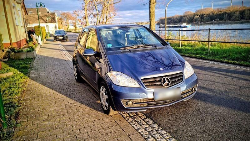 Gebraucht Mercedes A160 95 PS (69 kW) 2011 Blau Van / Kleinbus