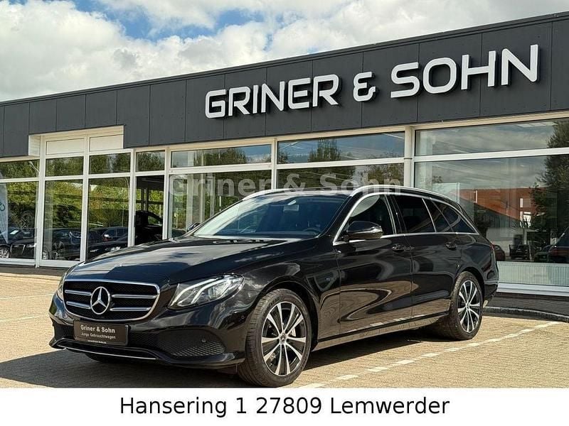 Schwarz Gebraucht 2020 Mercedes E300 Avantgarde Kombi | 22.950 € (Superpreis) - Bild 1/4
