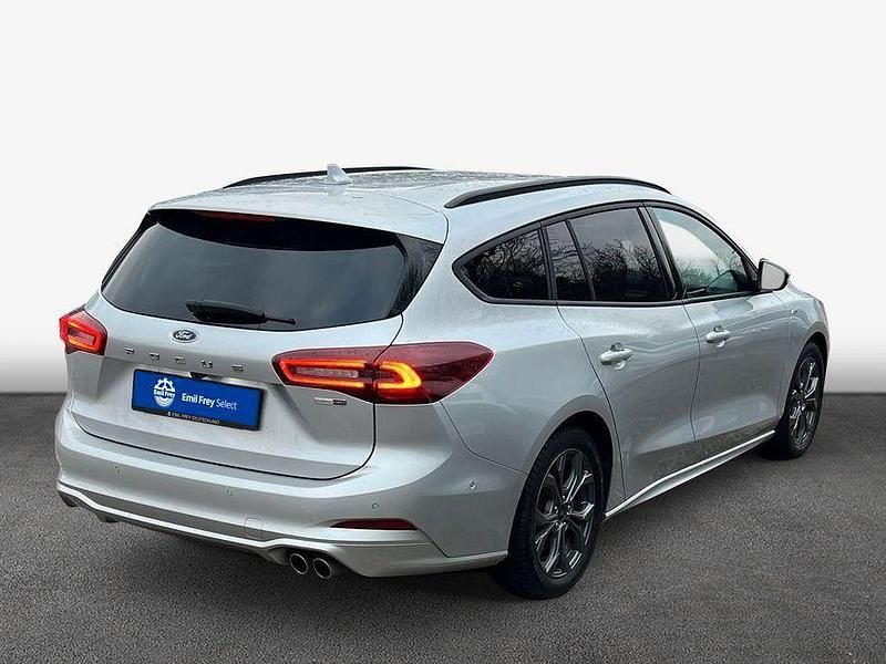 Gebraucht Ford Focus ST-Line X 125 PS (91 kW) 2023 Moondust silver (metallic) Kombi