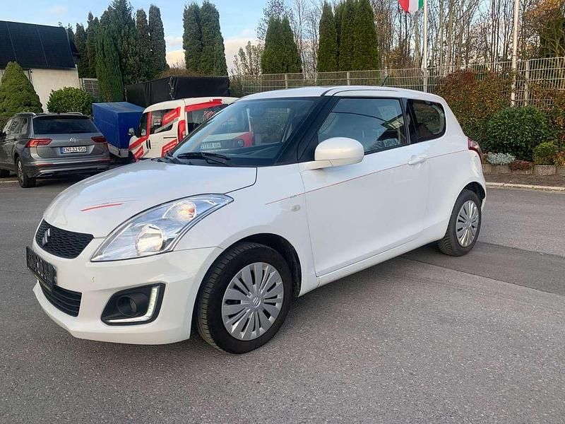 Weiß Gebraucht 2016 Suzuki Swift Kleinwagen | 5.800 € (Guter Preis) - Bild 1/4