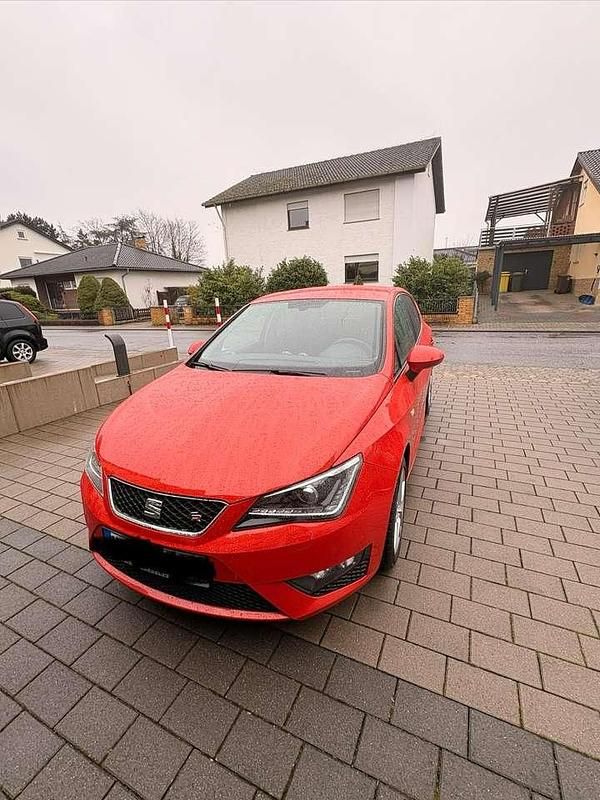 Gebraucht Seat Ibiza 110 PS (80 kW) 2016 Rot Limousine