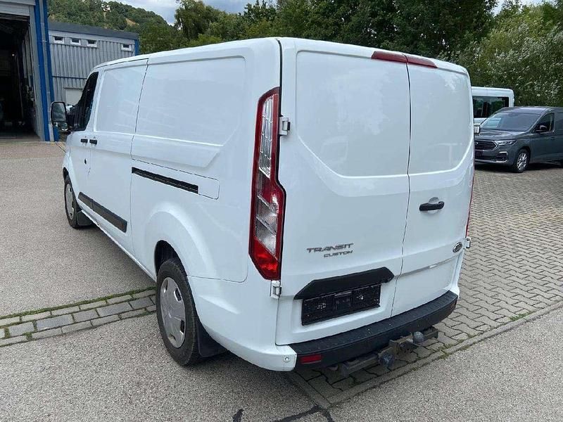 Gebraucht Ford Transit Custom Trend 131 PS (96 kW) 2022 Frostweiß Van / Kleinbus