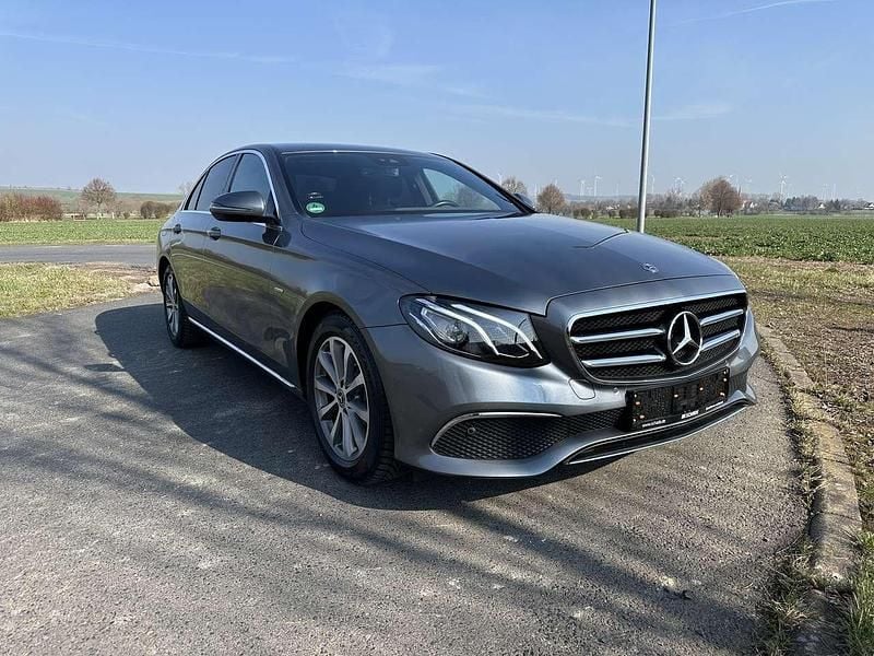 Gebraucht Mercedes E220 194 PS (142 kW) 2019 Grau Limousine