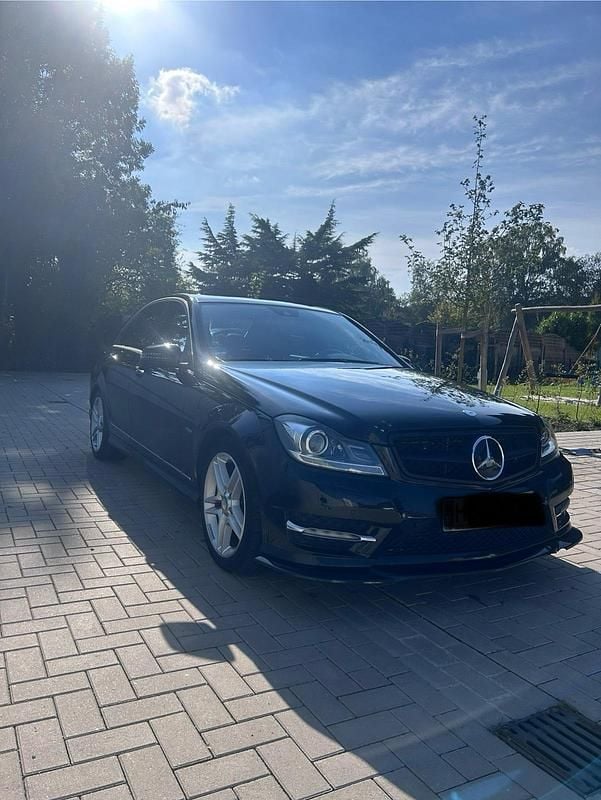 Schwarz Gebraucht 2011 Mercedes C250 Limousine | 10.000 € (Guter Preis) - Bild 1/4