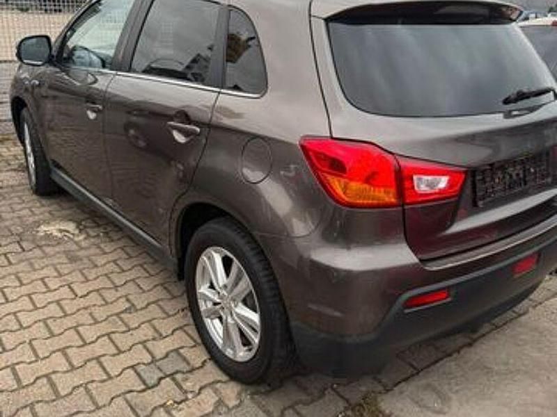 Gebraucht Mitsubishi ASX Intense 150 PS (110 kW) 2012 Braun SUV