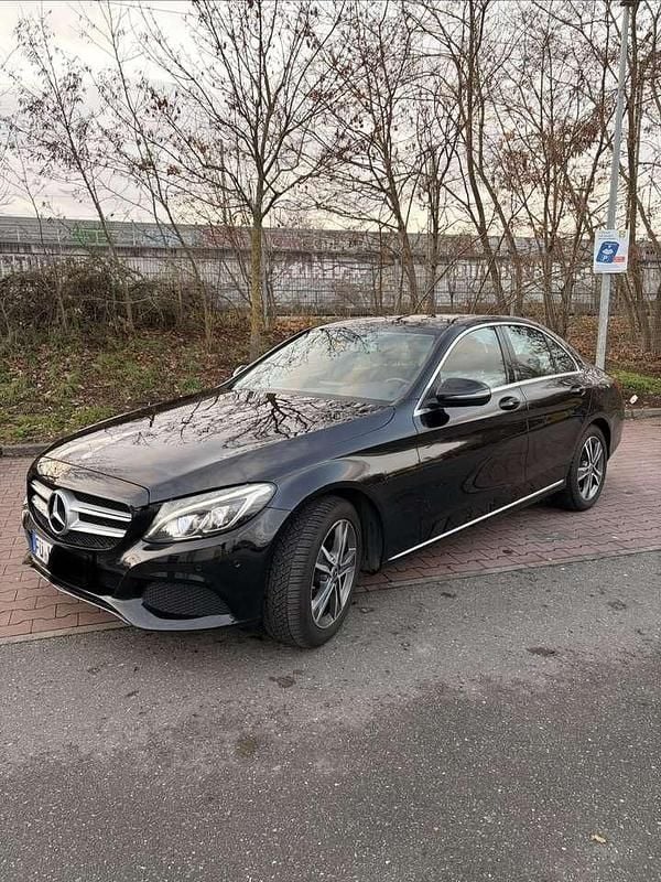 Schwarz Gebraucht 2015 Mercedes C180 Avantgarde Limousine | 15.699 € (Fairer Preis) - Bild 1/4
