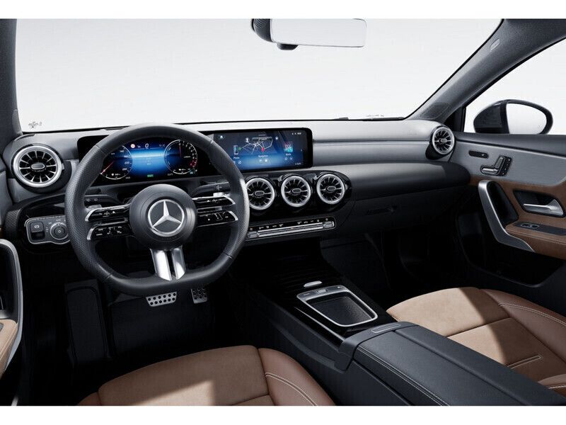 Gebraucht Mercedes A250 Premium Plus 163 PS (119 kW) 2024 Schwarz / nachtschwarz Limousine