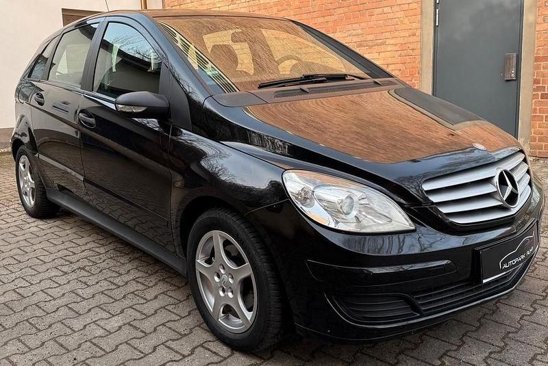 Gebraucht Mercedes B180 109 PS (80 kW) 2008 Schwarz Van / Kleinbus