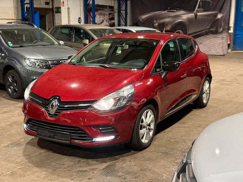 Gebraucht Renault Clio IV LIMITED 118 PS (86 kW) 2017 Rot Limousine