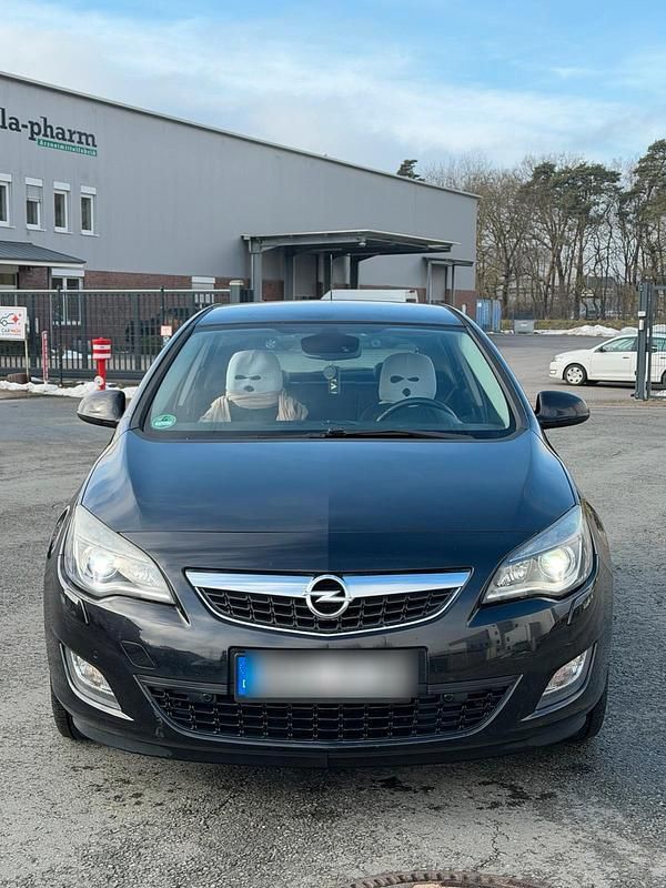 Gebraucht Opel Astra 110 PS (80 kW) 2010 Schwarz Kleinwagen