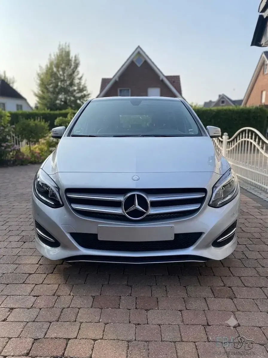 Gebraucht Mercedes B180 122 PS (89 kW) 2017 Silber Kleinwagen