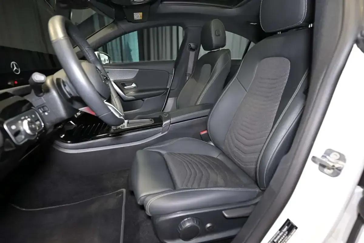 Gebraucht Mercedes CLA180 136 PS (100 kW) 2025 Unilack polarweiß Coupé