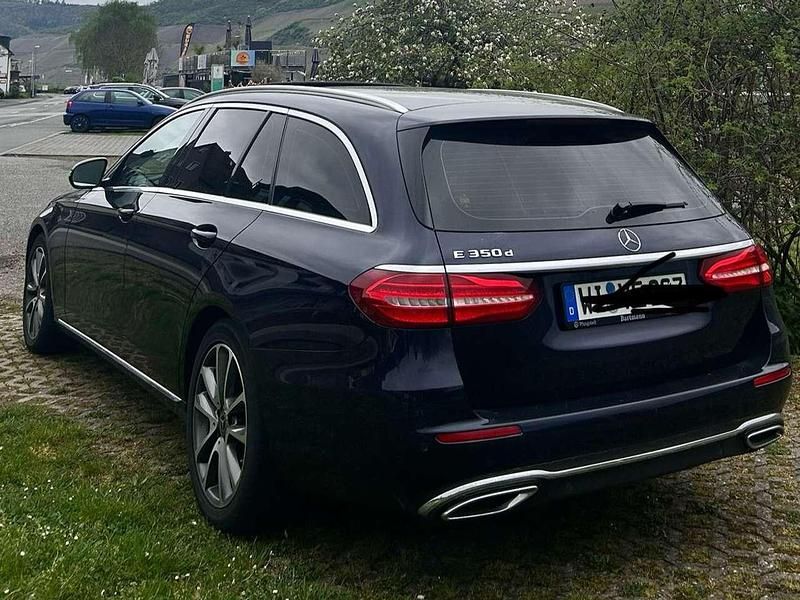 Gebraucht Mercedes E350 258 PS (189 kW) 2017 Blau Kombi