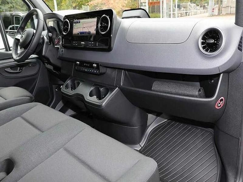 Gebraucht Mercedes Sprinter 170 PS (125 kW) 2025 Arktikweiß Van