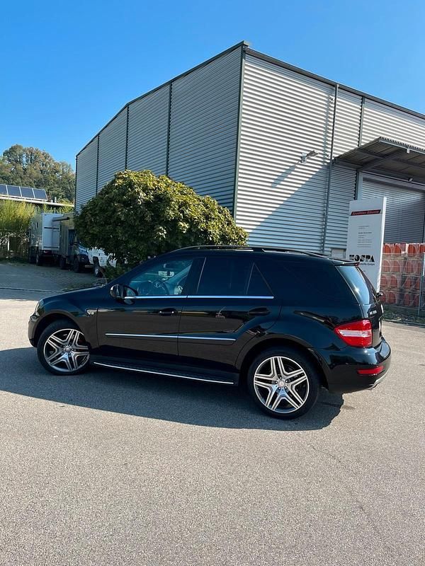 Gebraucht Mercedes ML500 389 PS (286 kW) 2008 Schwarz SUV