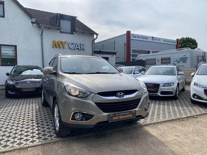 Braun Gebraucht 2011 Hyundai ix35 Style SUV | 9.100 € (Fairer Preis) - Bild 1/4