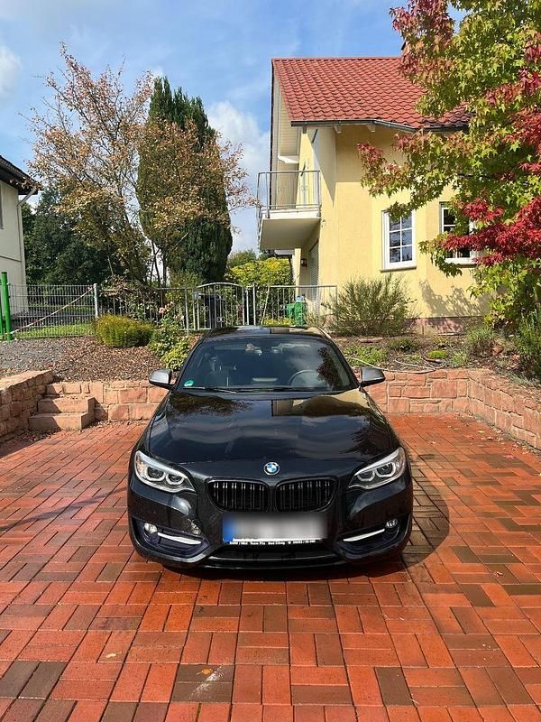 Schwarz Gebraucht 2015 BMW 220 Sport Line Coupé | 20.000 € (Fairer Preis) - Bild 1/4
