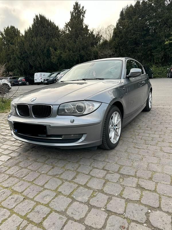 Gebraucht BMW 116 122 PS (89 kW) 2011 Grau Kleinwagen
