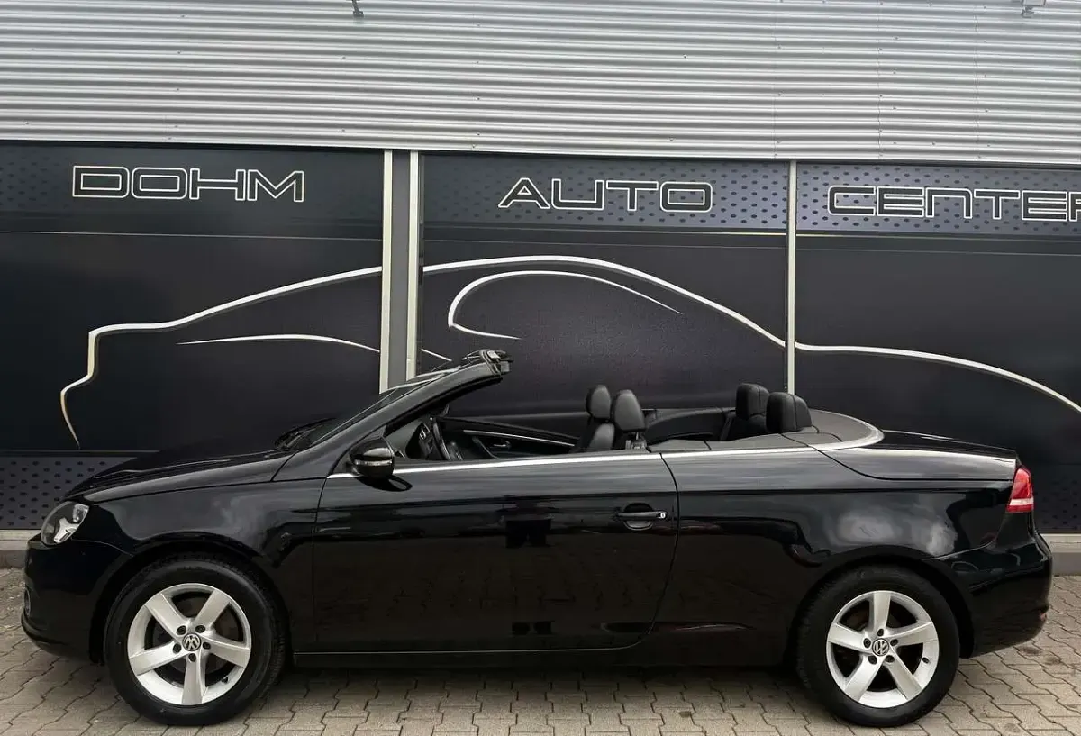 Gebraucht VW Eos Basis 122 PS (89 kW) 2011 Deep black perleffekt Cabrio