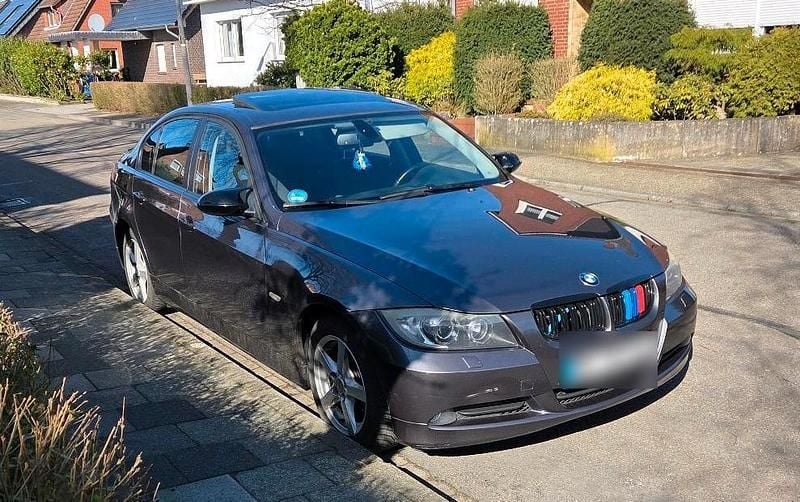 Gebraucht BMW 320 170 PS (125 kW) 2008 Grau Limousine