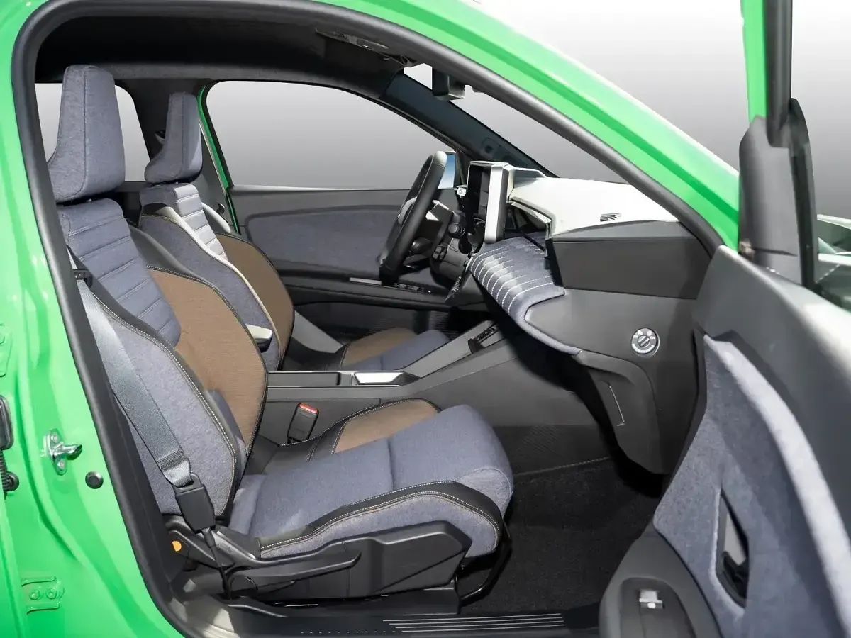 Neu Renault 5 E-Tech Komfort 110 kW (150 PS) 2026 Pop green! Limousine