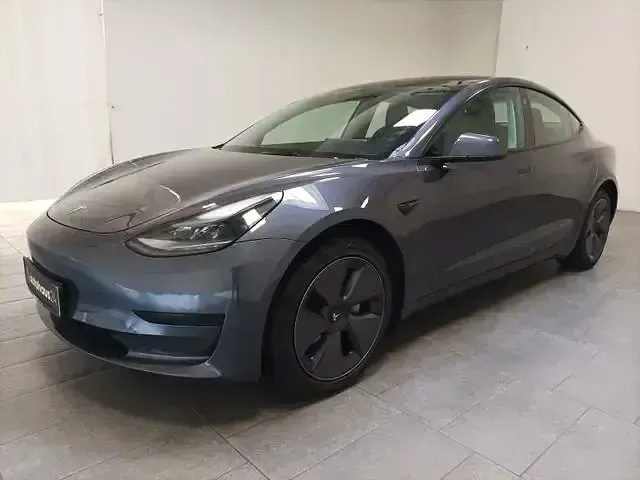Usado Tesla Model 3 RWD 239 kW (325 CV) 2022 Gris Berlina