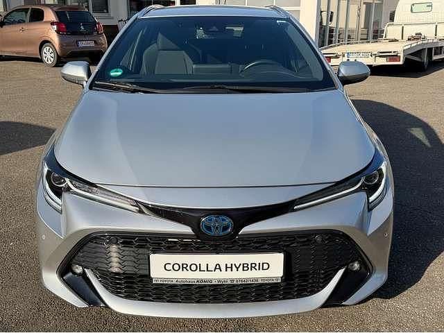 Gebraucht Toyota Corolla Hybrid Team 122 PS (89 kW) 2021 Precious silver Kombi