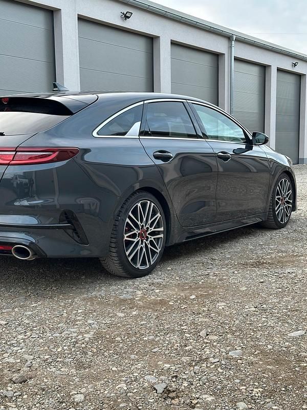 Gebraucht Kia ProCeed GT 204 PS (150 kW) 2023 Grau Kombi