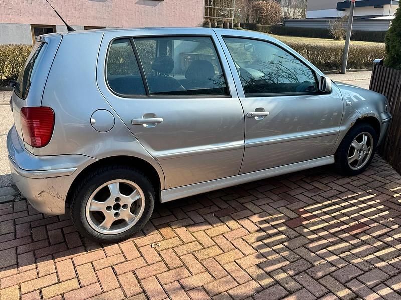 Gebraucht VW Polo 50 PS (36 kW) 2001 Silber Kleinwagen