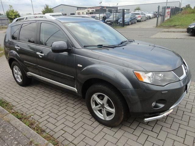 Gebraucht Mitsubishi Outlander Intense 170 PS (125 kW) 2009 Grau SUV