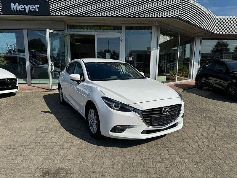 Weiss Gebraucht 2018 Mazda 3 Limousine | 12.930 € (Fairer Preis) - Bild 1/4