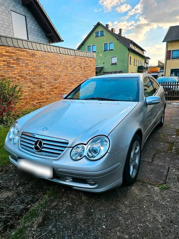 Gebraucht Mercedes C220 143 PS (105 kW) 2003 Grau Coupé
