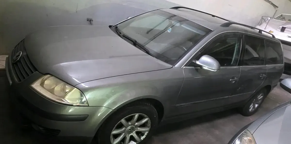 Second-hand VW Passat 131 CP (96 kW) 2004 Gri Break