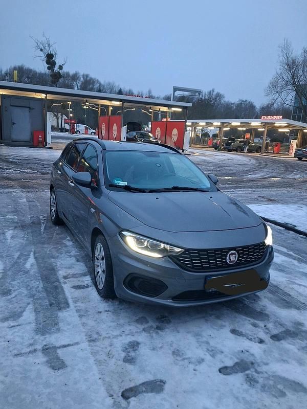 Gebraucht Fiat Tipo 120 PS (88 kW) 2017 Grau Kombi