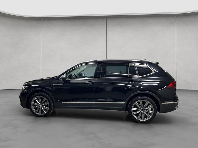 Gebraucht VW Tiguan Allspace Elegance 245 PS (180 kW) 2022 Deep black perleffekt SUV