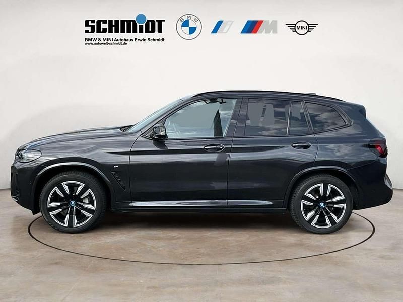 Gebraucht BMW iX3 210 kW (286 PS) 2023 Sophistograu metallic SUV