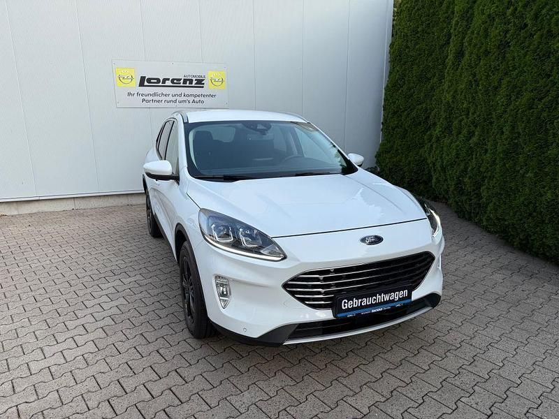 Gebraucht Ford Kuga Titanium 120 PS (88 kW) 2021 Frozen white SUV