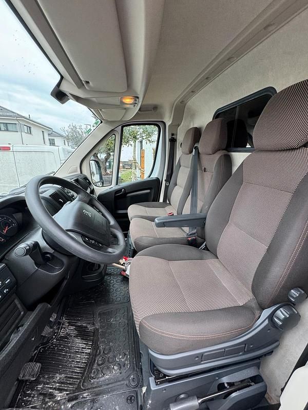 Gebraucht Peugeot Boxer 120 PS (88 kW) 2022 Silber Van