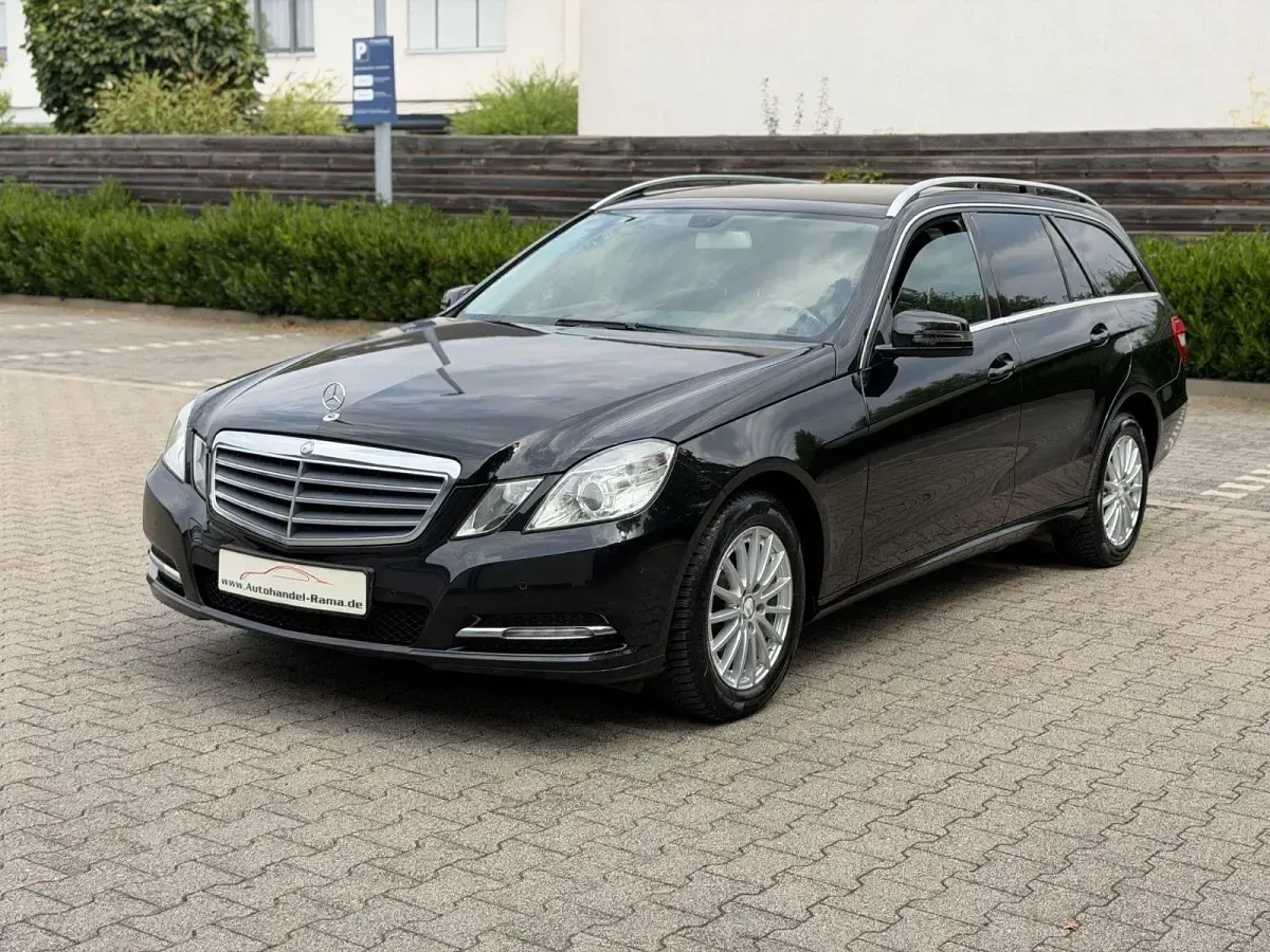 Gebraucht Mercedes E220 170 PS (125 kW) 2012 Schwarz Kombi