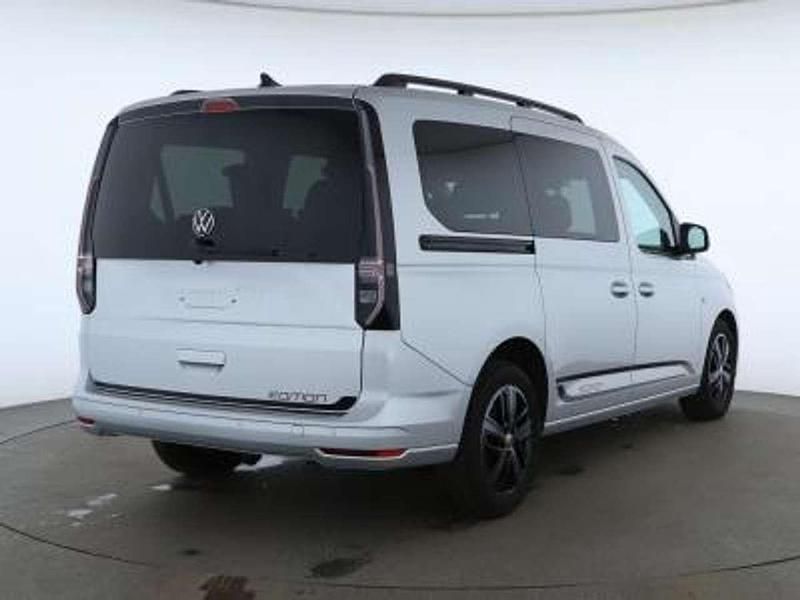 Gebraucht VW Caddy Maxi Edition 122 PS (89 kW) 2024 Silber Van / Kleinbus