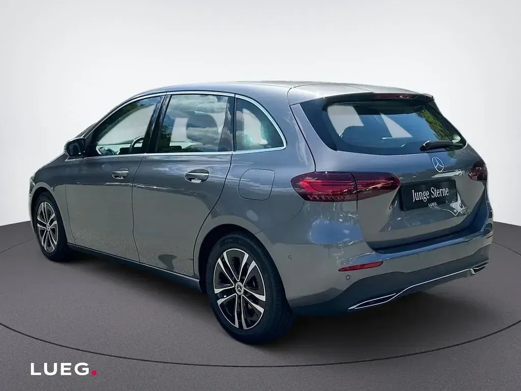 Gebraucht Mercedes B200 150 PS (110 kW) 2025 Grau Kleinwagen