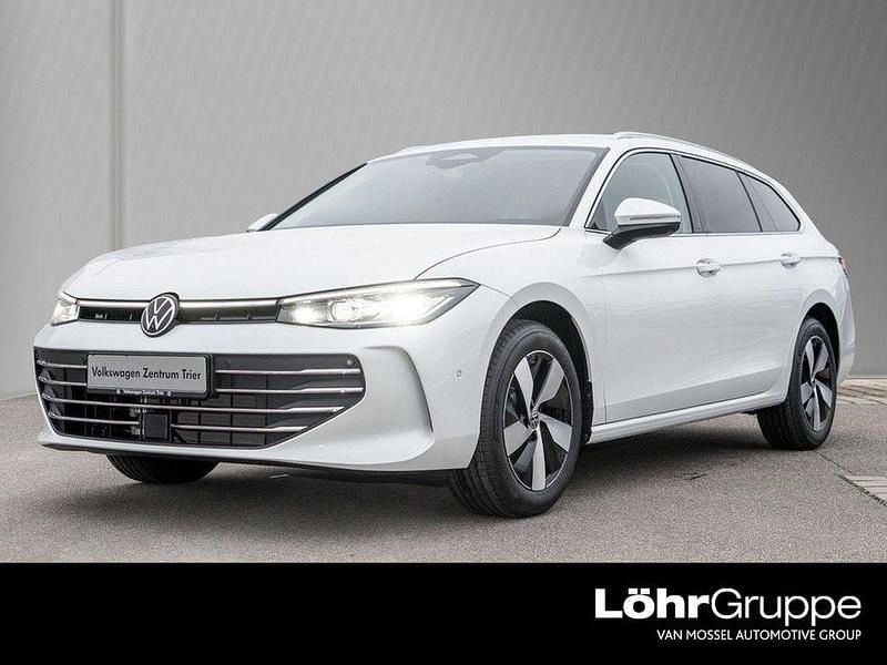 Oryxweiß perlmutteffekt Neu 2025 VW Passat Business Kombi | 56.890 € - Bild 1/4