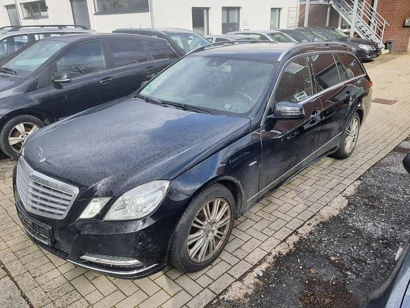 Gebraucht Mercedes E350 Elegance 265 PS (194 kW) 2011 Schwarz Limousine