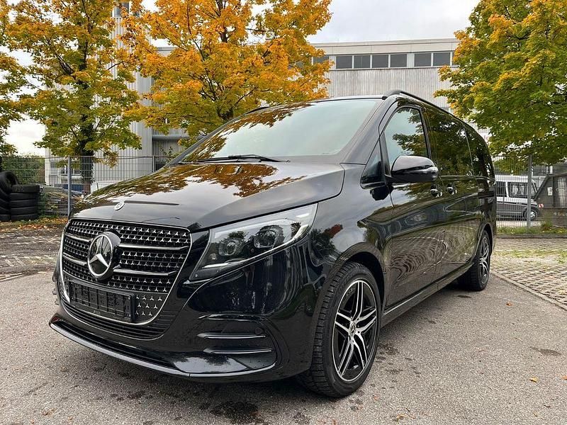 Schwarz Gebraucht 2024 Mercedes V300 AMG Van / Kleinbus | 89.700 € - Bild 1/4