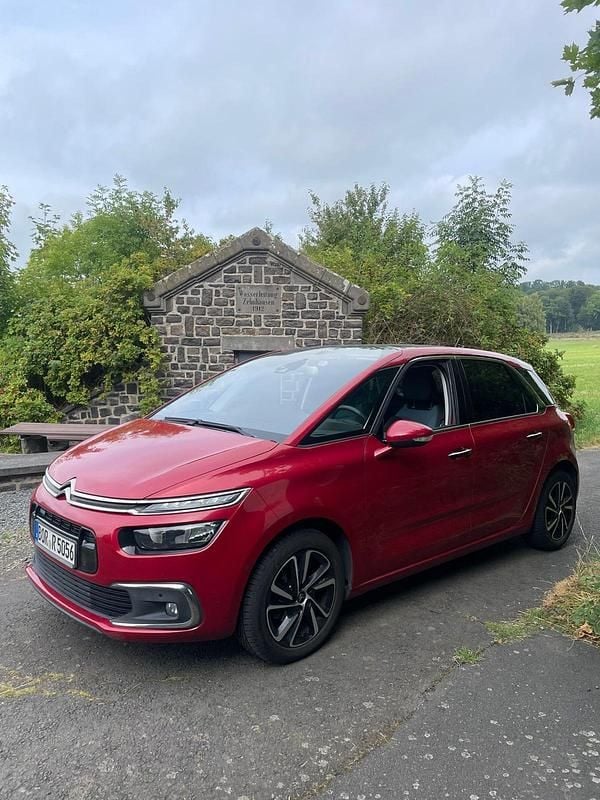 Rot Gebraucht 2017 Citroën C4 Picasso Van / Kleinbus | 10.900 € (Guter Preis) - Bild 1/4