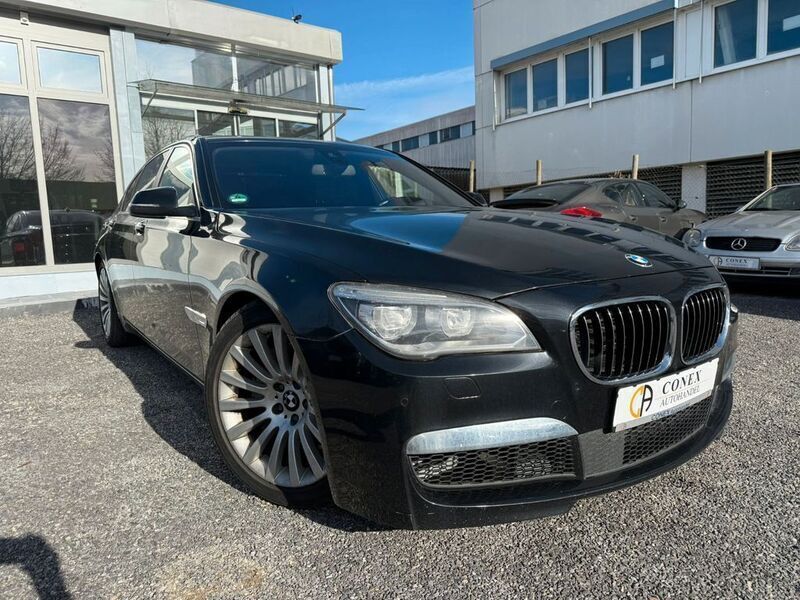 Schwarz Gebraucht 2015 BMW 750 M Sport Limousine | 31.490 € (Fairer Preis) - Bild 1/4